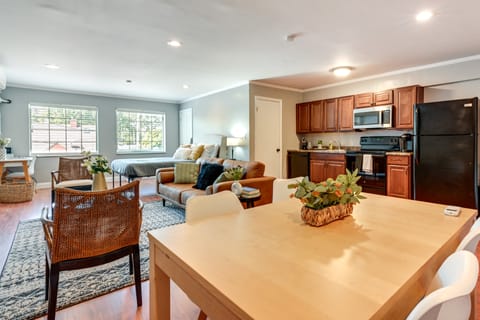 Toledo Vacation Rental ~ 5 Mi to Downtown! Apartment in Toledo