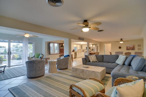 Hot Tub & Boat Dock: St Pete Beach Paradise House in Saint Pete Beach