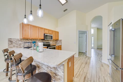 12 Mi to Disney: Family Home in Davenport House in Loughman