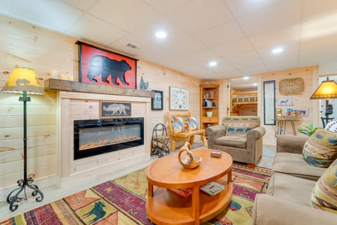 Secluded Murphy Vacation Rental w/ Private Hot Tub Apartment in Tennessee