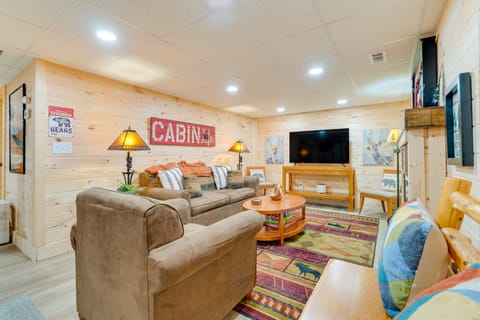 Secluded Murphy Vacation Rental w/ Private Hot Tub Apartment in Tennessee