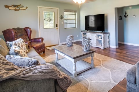 Cookson Vacation Rental w/ Spacious Yard & Porch! House in Ozark Mountains