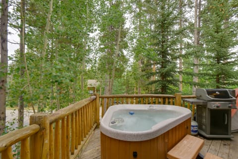 Hot Tub & Ski Shuttle: Rustic Breckenridge Retreat House in Breckenridge