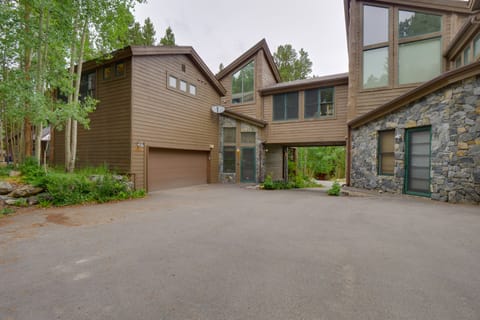 Hot Tub & Ski Shuttle: Rustic Breckenridge Retreat House in Breckenridge