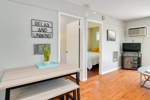 Lakefront Oasis: Boat Slip, Kayaks & Outdoor Pool House in Kimberling City