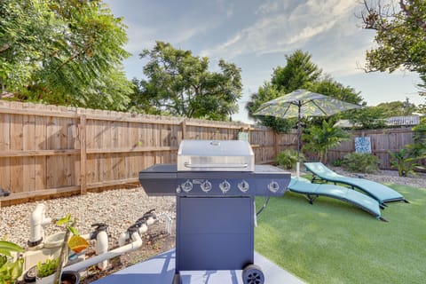 Coastal Home w/ Heated Pool: Mins to Beach & Mayo! House in Jacksonville Beach