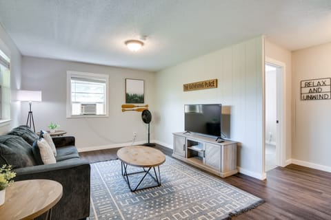 Schooner Creek Cabin w/ Fishing, Boating & More! House in Kimberling City