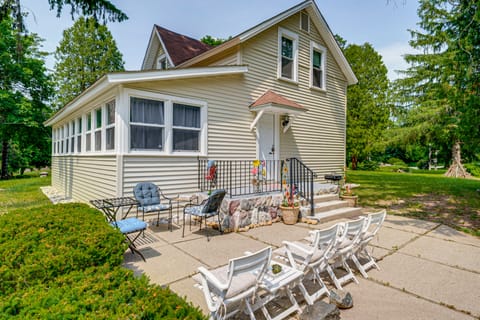 Powers Lake Home w/ Patio - 9 Mi to Lake Geneva! House in Powers Lake