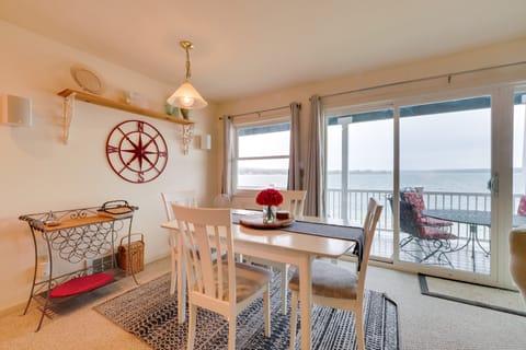 Beachfront Onekama Vacation Rental w/ Balcony! Apartment in Wisconsin