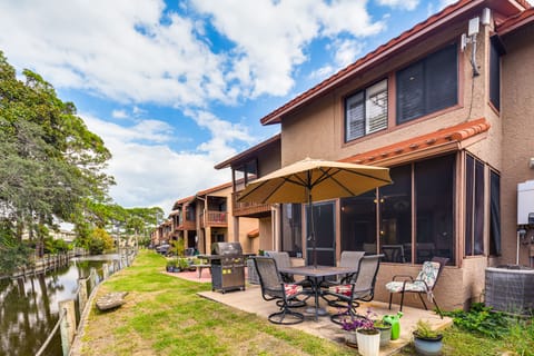 PCB Townhome w/ Resort Amenities - Walk to Ocean! Apartment in Long Beach