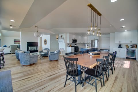 Boat Dock & Patio! Waterfront Hideaway in Grove House in Grove