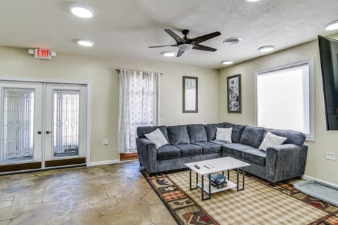 2 Mi to Main St: Newton Guest House Apartment in Iowa