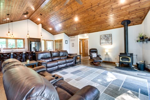 Merrifield Vacation Rental w/ Dock & River Access House in Minnesota