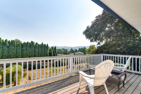 Serene Forest Grove Home w/ Deck & Stunning Views! House in Forest Grove