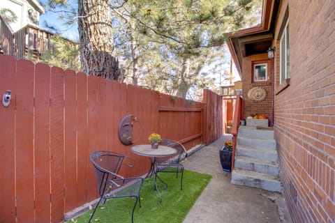 Hot Tub & Grill: Pet-Friendly Apt, Walk to Midtown Apartment in Reno