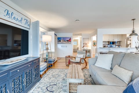 Carrabelle Retreat w/ Boat Dock + Views of Gulf! House in Florida