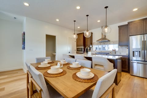 Mountain Green Luxury Retreat By Snowbasin Resort! Apartment in Utah