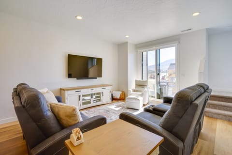 Mountain Green Luxury Retreat By Snowbasin Resort! Apartment in Utah