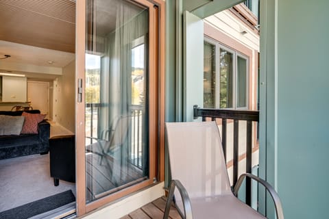 Walk to Ski Lift + Hot Tub: Copper Mountain Condo Apartment in Copper Mountain