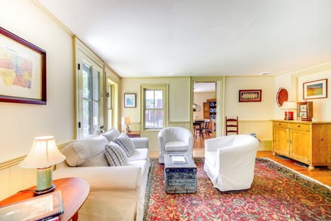 Warren Vacation Rental ~ 3 Mi to Sugarbush Resort! Cottage in Warren