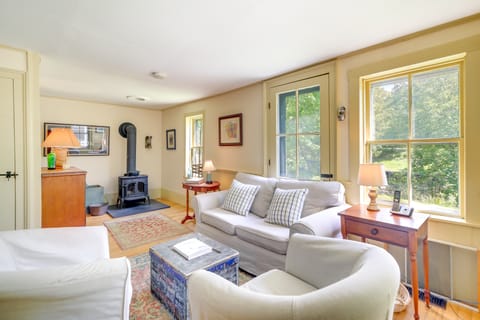 Warren Vacation Rental ~ 3 Mi to Sugarbush Resort! Cottage in Warren