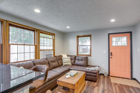 Vickery Cottage on Sandusky Bay w/ Fire Pit! Cottage in Lake Erie