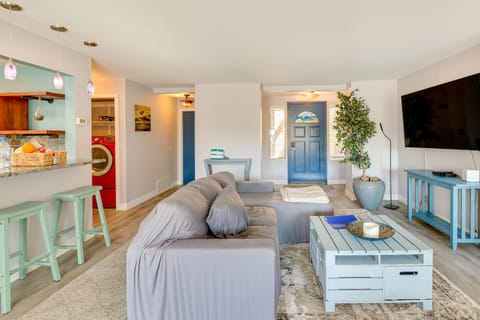 Carlsbad Rental w/ Private Balcony & Pool Access! Apartment in Carlsbad