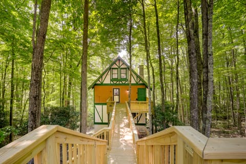 Wooded Retreat w/ Decks & Views in Beech Mountain! House in Beech Mountain