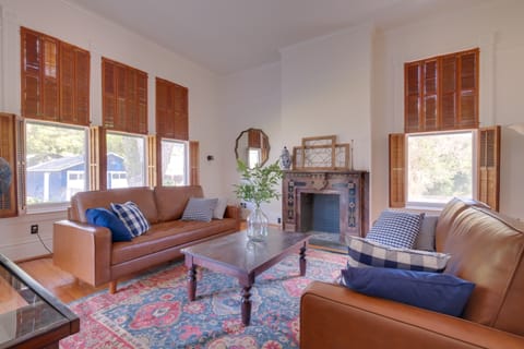 WFH Friendly: Abode w/ Balcony in Columbus! House in Texas