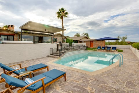 Hollywood Hills of Tucson: 20 Acres, Pool, Hot Tub House in Arizona