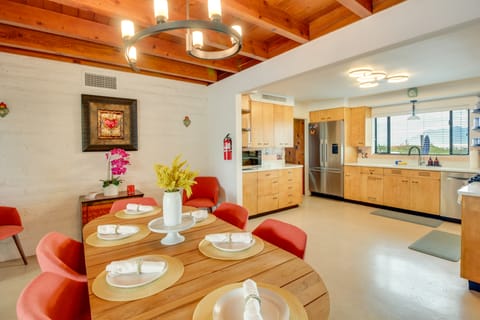 Hollywood Hills of Tucson: 20 Acres, Pool, Hot Tub House in Arizona