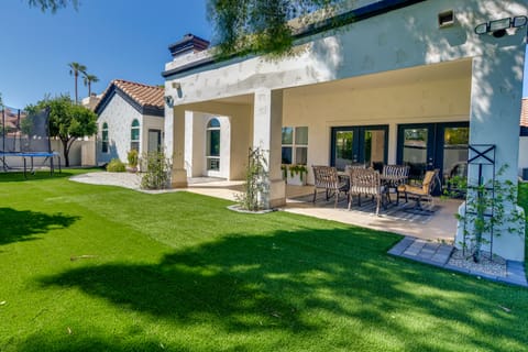 1 Mi to Water Ranch! Family Retreat w/ Resort Pool House in Gilbert