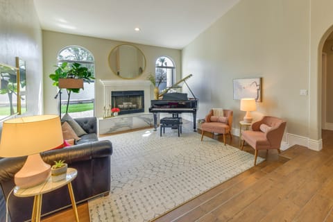 1 Mi to Water Ranch! Family Retreat w/ Resort Pool House in Gilbert