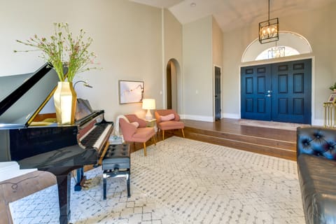 1 Mi to Water Ranch! Family Retreat w/ Resort Pool House in Gilbert