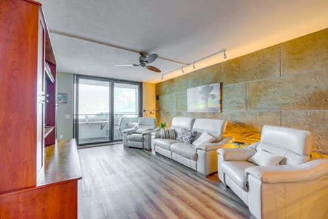 Tropical Retreat w/ Pool & Tennis Courts in Hudson Apartment in Hudson