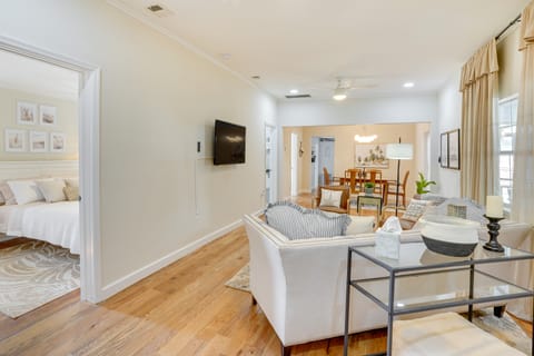 Lake Wales Vacation Rental w/ Screened-In Porch! Cottage in Lake Wales