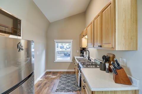 20 Mi to Glacier Nat’l Park: Pet-Friendly Cabin House in Idaho