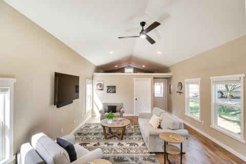 20 Mi to Glacier Nat’l Park: Pet-Friendly Cabin House in Idaho