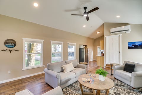 20 Mi to Glacier Nat’l Park: Pet-Friendly Cabin House in Idaho