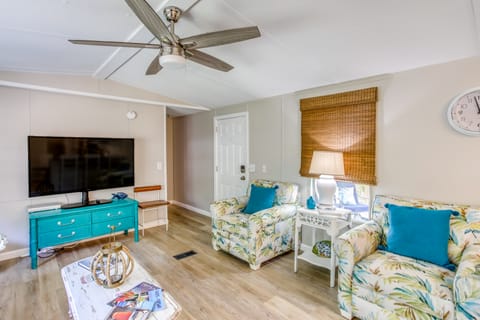 Hampstead Getaway - 5 Miles to Beaches! House in Surf City