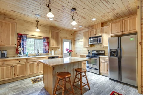 Pequot Lakes Vacation Rental w/ Patio & Fire Pit House in Minnesota