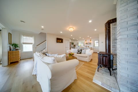 Chautauqua Lakefront NY Cottage Getaway Cottage in North Harmony