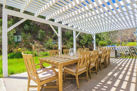 Spacious Murphy Home w/ Game Room + Fire Pit! House in Tennessee