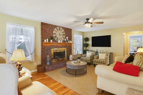 Spacious Murphy Home w/ Game Room + Fire Pit! House in Tennessee