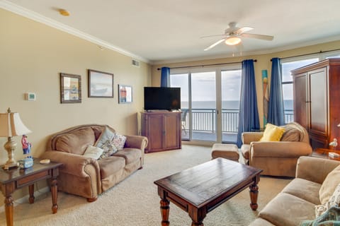 Beachfront Gulfport Vacation Rental w/ Balcony! Apartment in Gulfport