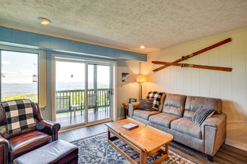 Hike, Ski & Fish! Sunset-View Condo in Beech Mtn Apartment in Beech Mountain