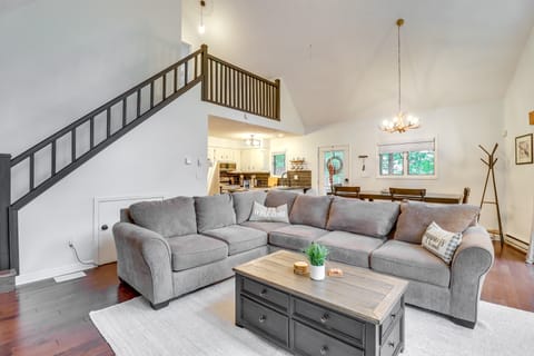 Deck, Fire Pit & Pool Access: Pennsylvania Home! House in Kidder Township