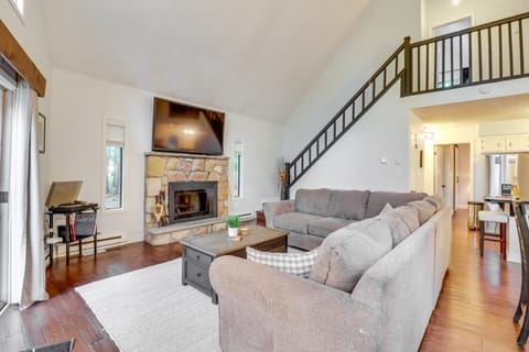 Deck, Fire Pit & Pool Access: Pennsylvania Home! House in Kidder Township