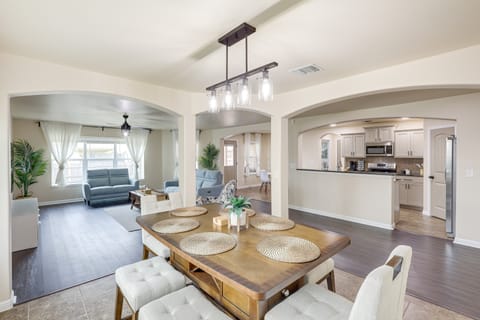 8 Mi to Fort Cavazos! Modern Home w/ Fire Pit House in Killeen