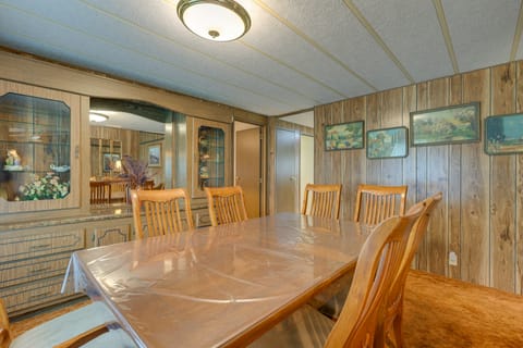 Cozy Salmon Home w/ Mountain Views & River Access House in Salmon River